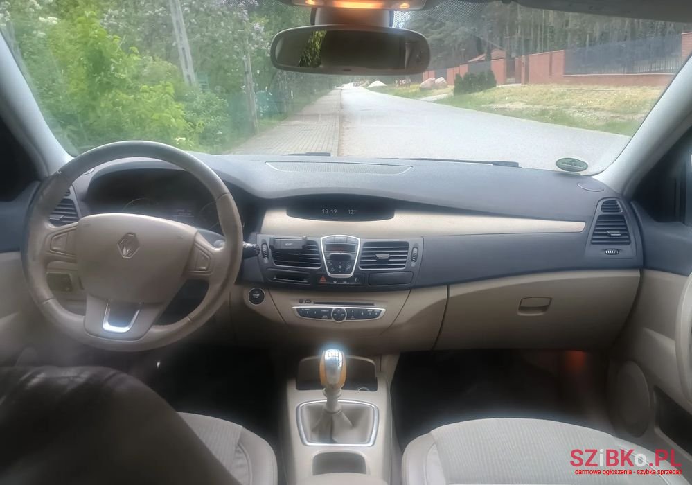 2008' Renault Laguna 2.0 Dci Privilege photo #5