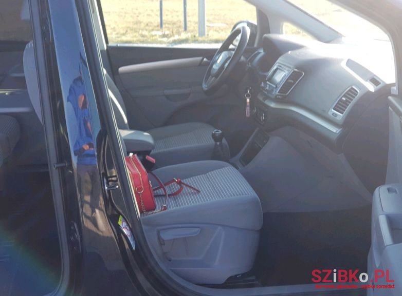 2011' SEAT Alhambra photo #3