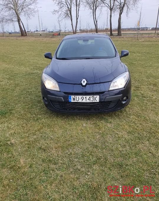 2008' Renault Megane photo #4