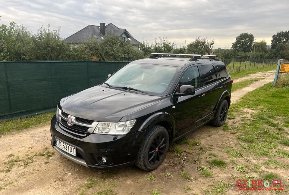 2011' Fiat Freemont photo #1