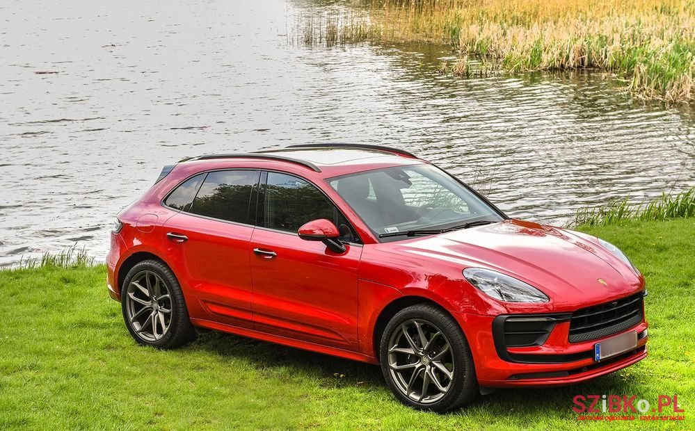 2022' Porsche Macan Standard photo #1