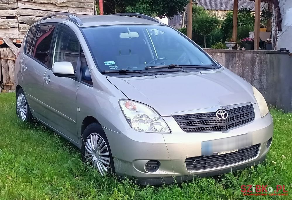 2002' Toyota Corolla Verso 1.8 Sol photo #2