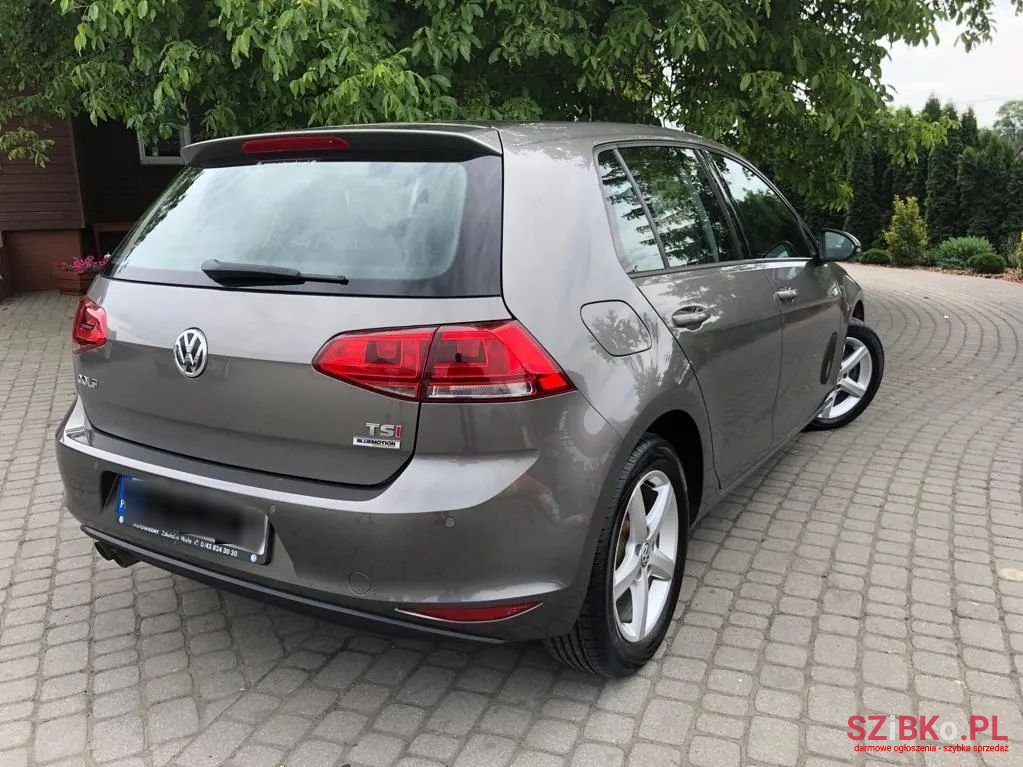 2016' Volkswagen Golf photo #4