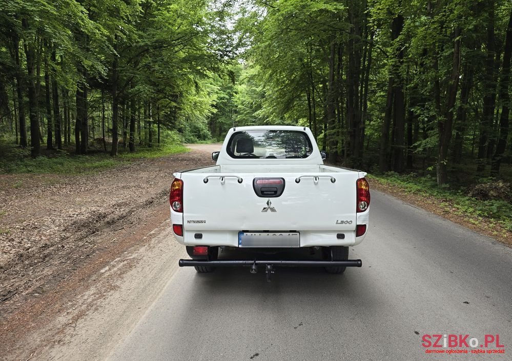 2013' Mitsubishi L200 photo #6
