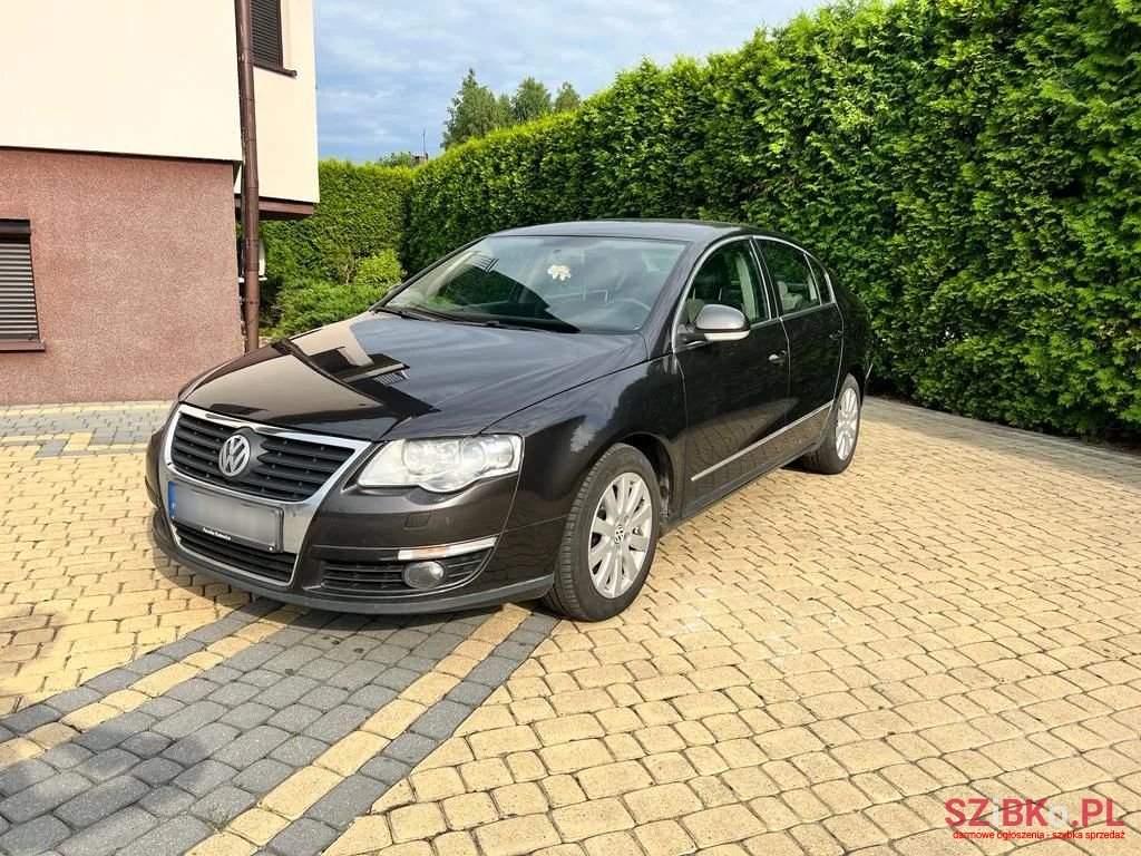 2009' Volkswagen Passat photo #3
