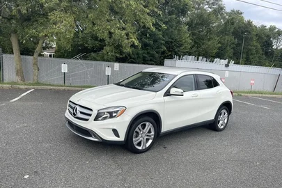 2015' Mercedes-Benz GLA 250 4-Matic