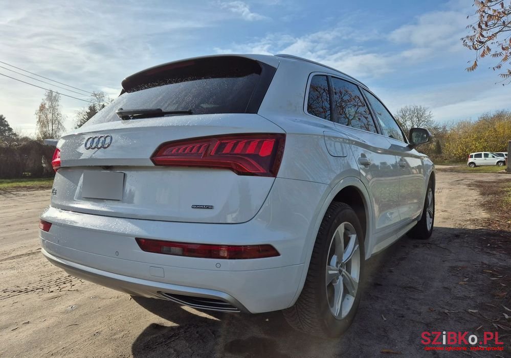 2019' Audi Q5 photo #5