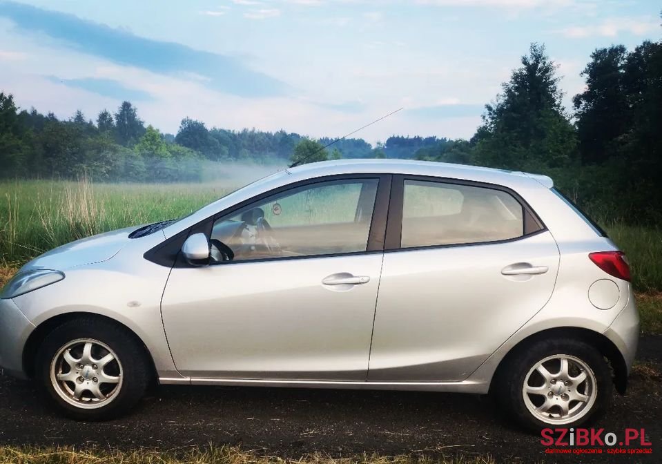 2007' Mazda 2 photo #5