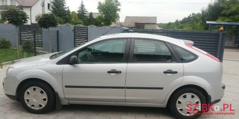 2005' Ford Focus photo #3