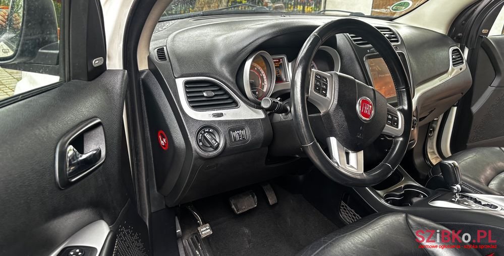 2013' Fiat Freemont photo #6