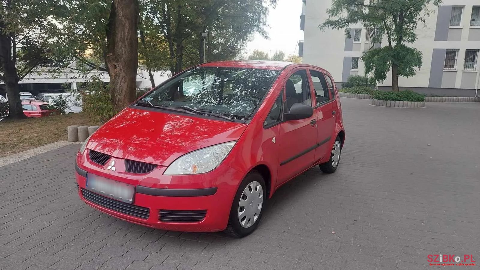 2007' Mitsubishi Colt photo #3