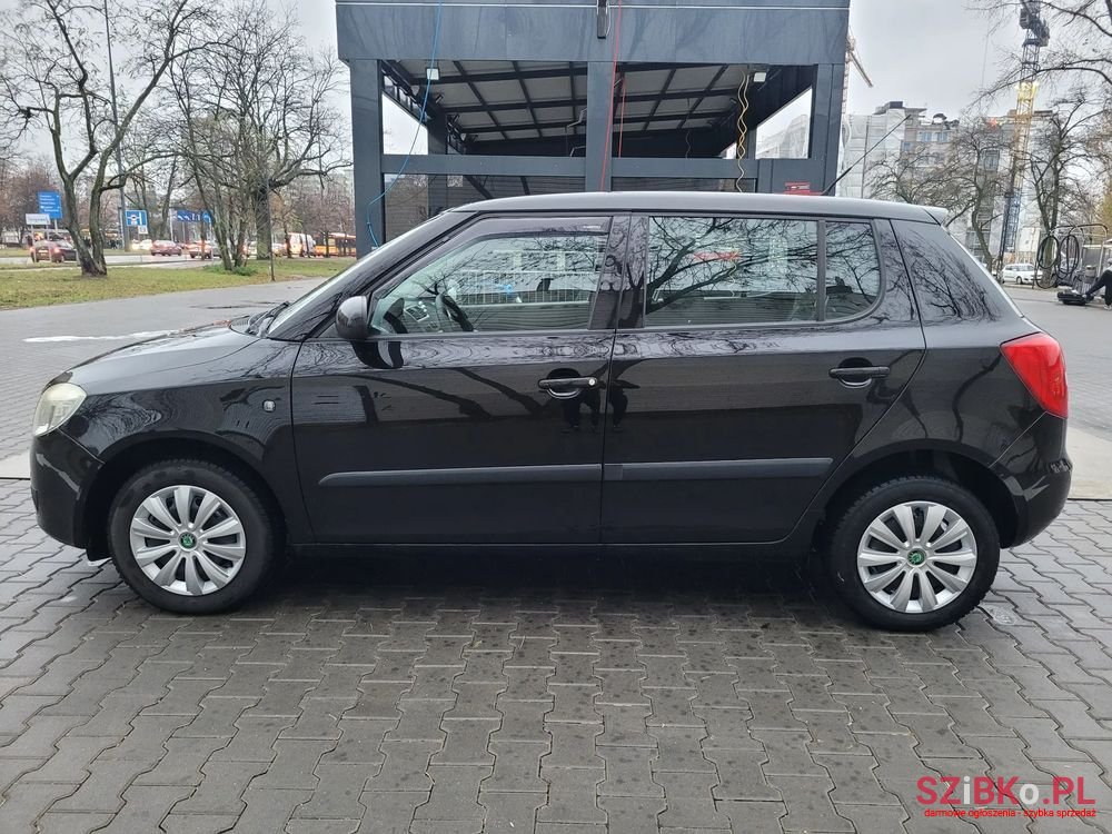 2009' Skoda Fabia photo #3