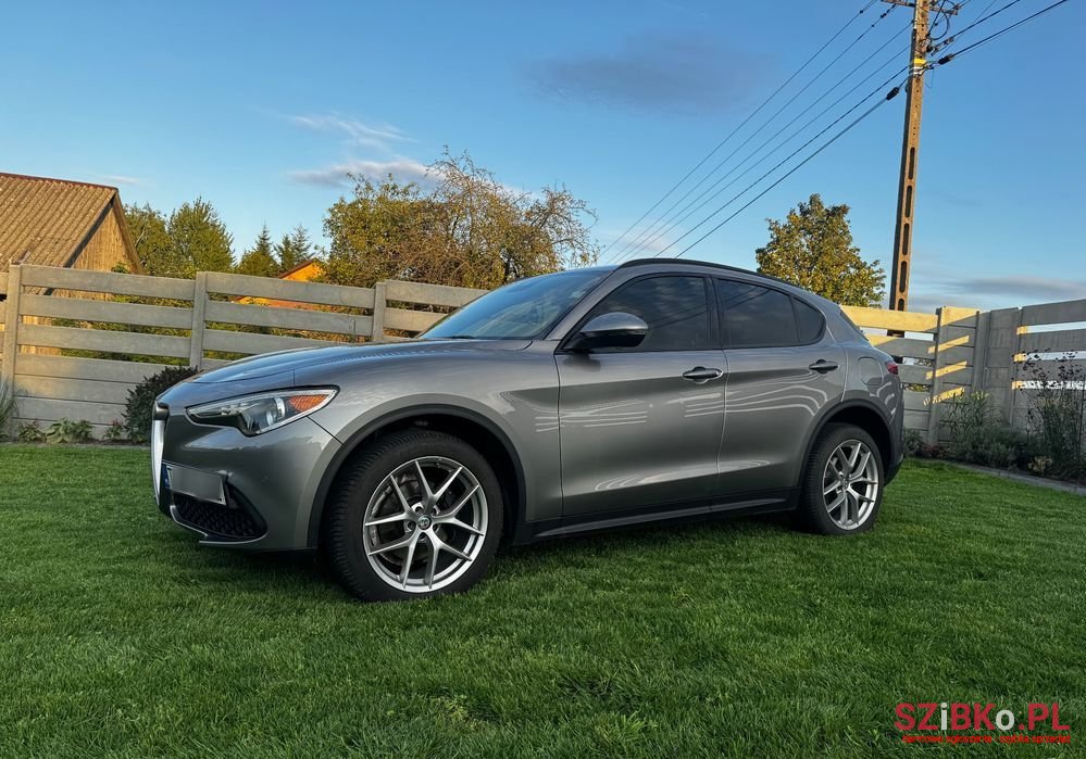 2018' Alfa Romeo Stelvio photo #2
