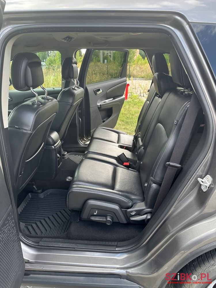 2013' Fiat Freemont photo #6