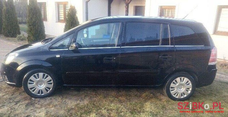 2007' Opel Zafira photo #1