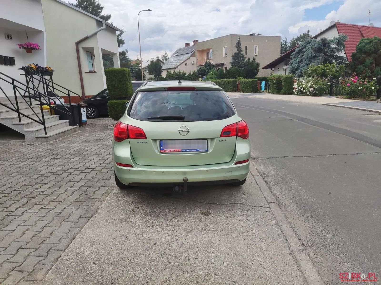 2011' Opel Astra photo #4