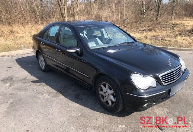 2002' Mercedes-Benz C-Class photo #3