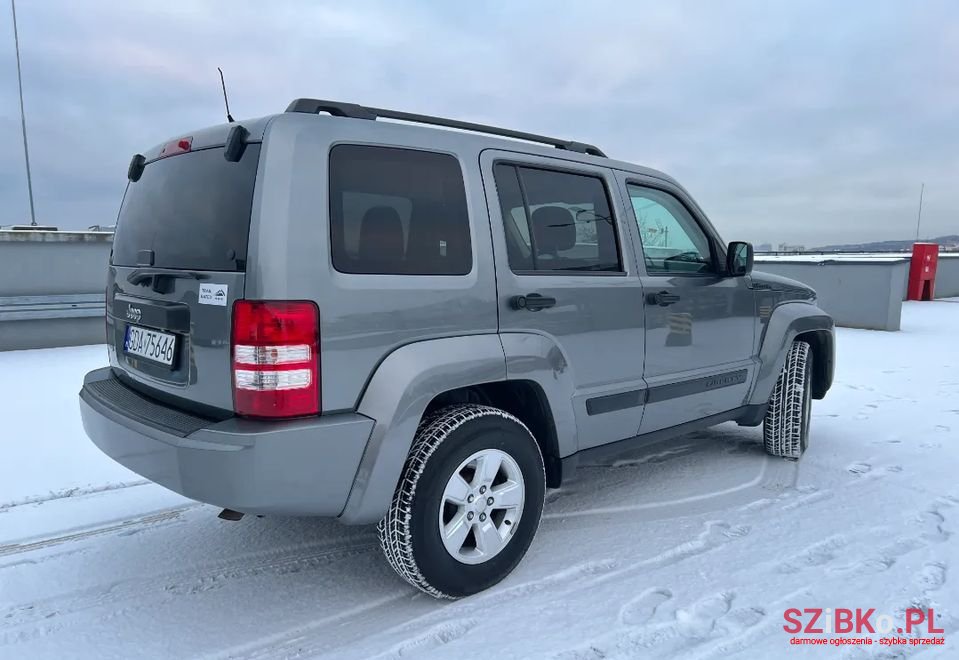 2012' Jeep Liberty photo #5