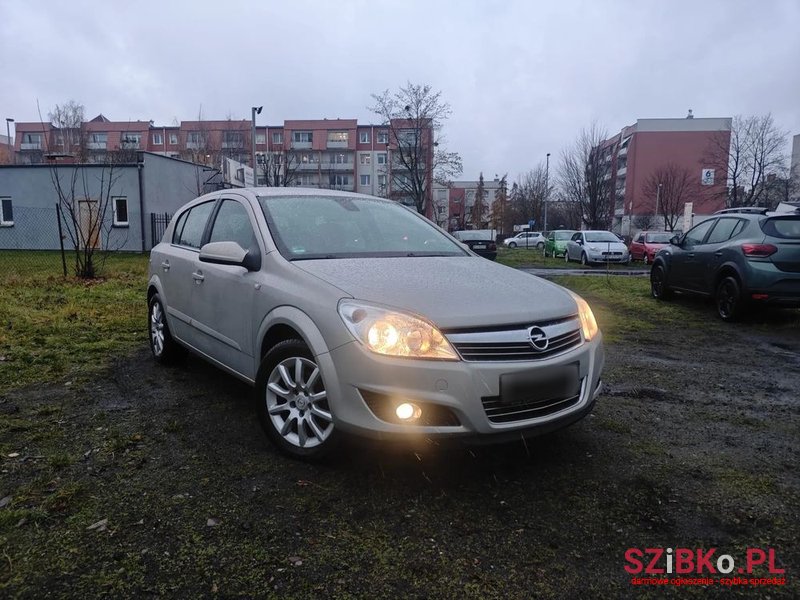 2008' Opel Astra 1.6 Navi photo #1