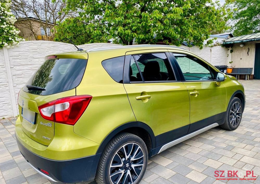 2016' Suzuki SX4 photo #4