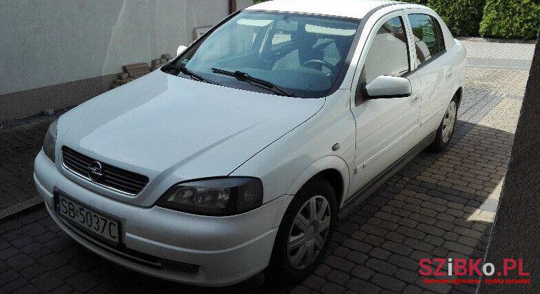 2004' Opel Astra photo #1
