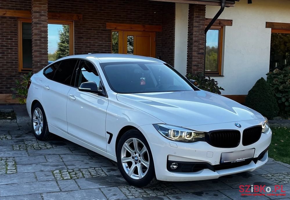 2020' BMW 3Gt photo #2