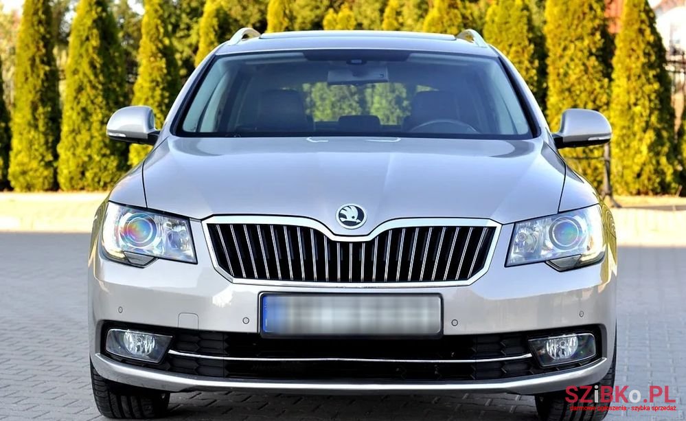 2014' Skoda Superb photo #5