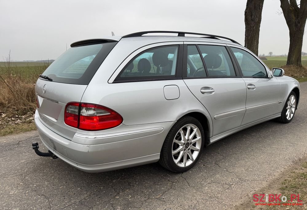 2009' Mercedes-Benz E-Class 220 T photo #4