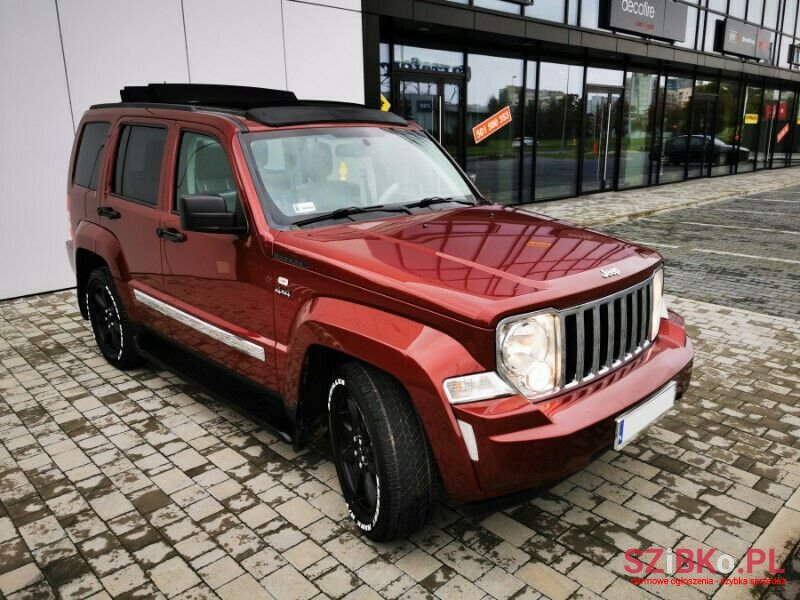 2008' Jeep Cherokee photo #2