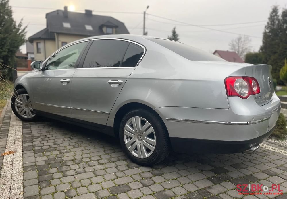 2007' Volkswagen Passat photo #3