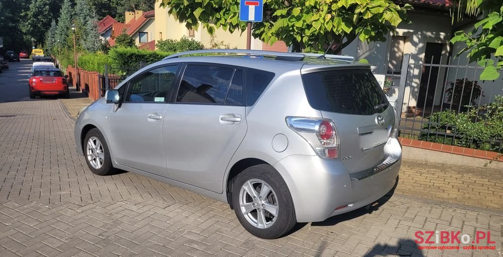 2009' Toyota Verso 2.0 D-4D Sol Sw 7Os photo #3