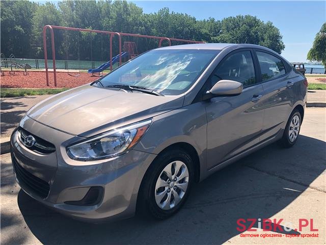 2017' Hyundai Accent photo #2