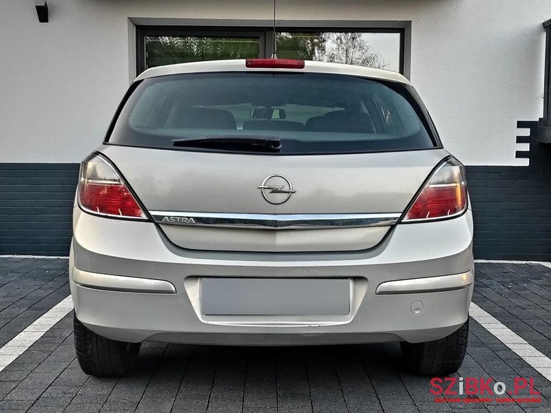 2008' Opel Astra photo #6