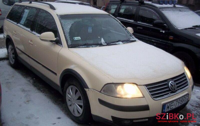 2003' Volkswagen Passat photo #1