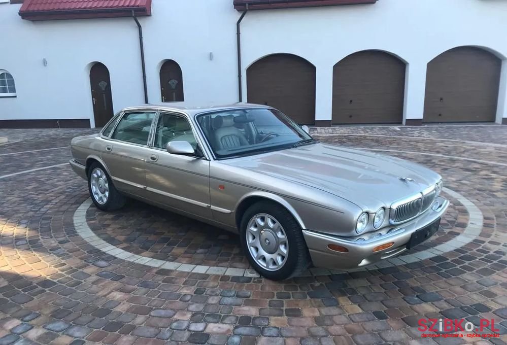 1998' Jaguar XJ photo #1