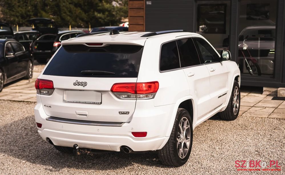 2017' Jeep Grand Cherokee photo #4