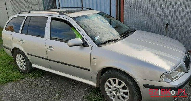 2001' Skoda Octavia photo #1