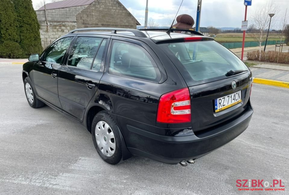 2009' Skoda Octavia photo #5