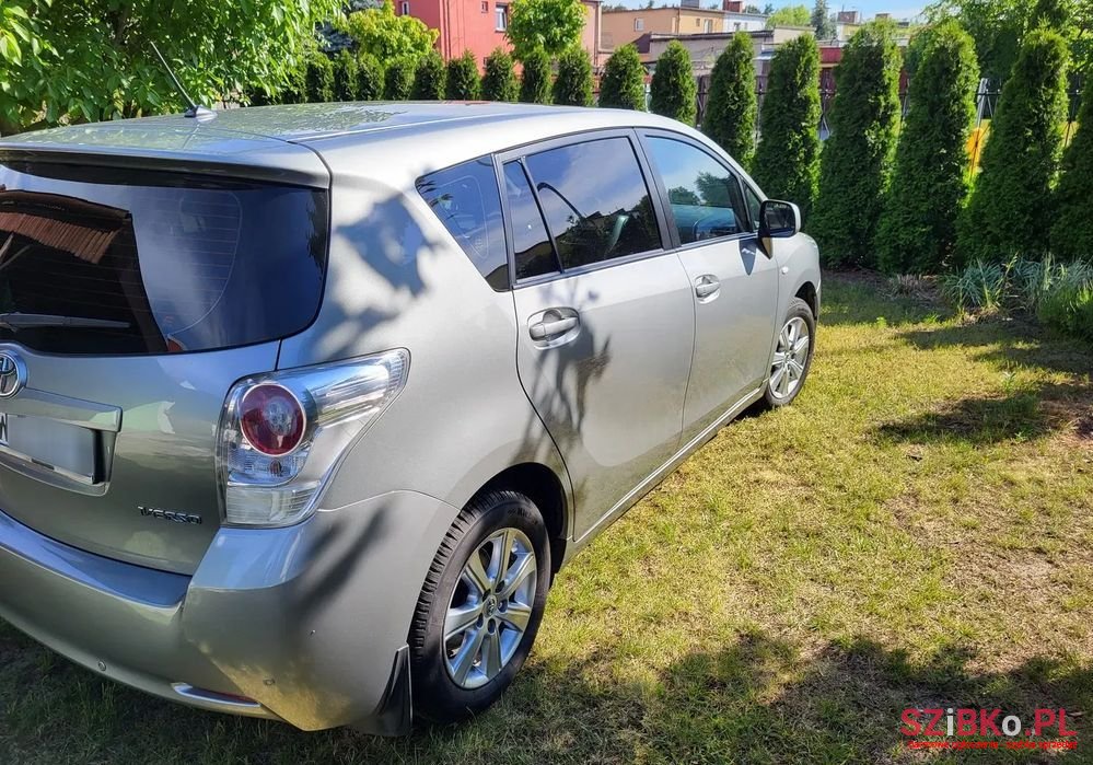 2010' Toyota Verso photo #6