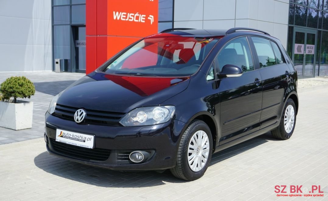 2009' Volkswagen Golf Plus photo #1