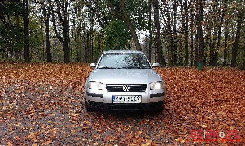 2001' Volkswagen Passat photo #2