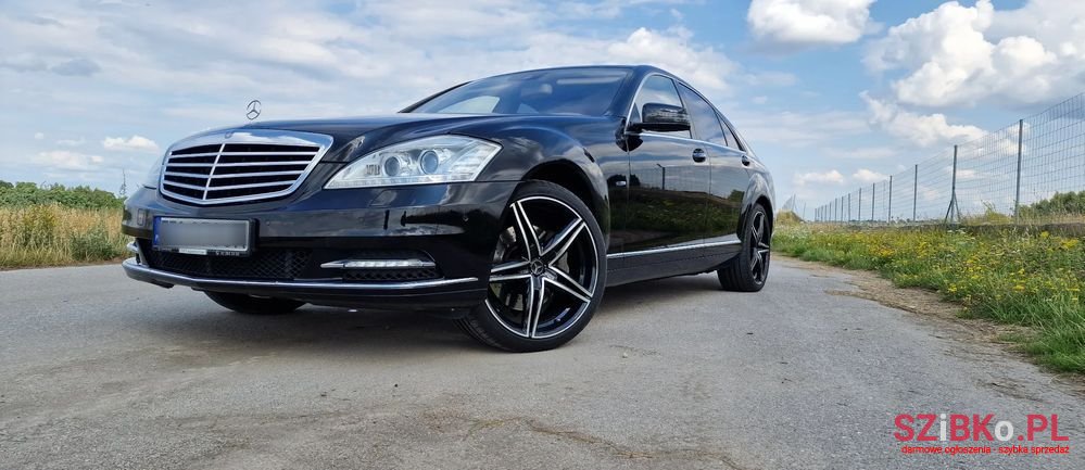 2010' Mercedes-Benz S-Class photo #2