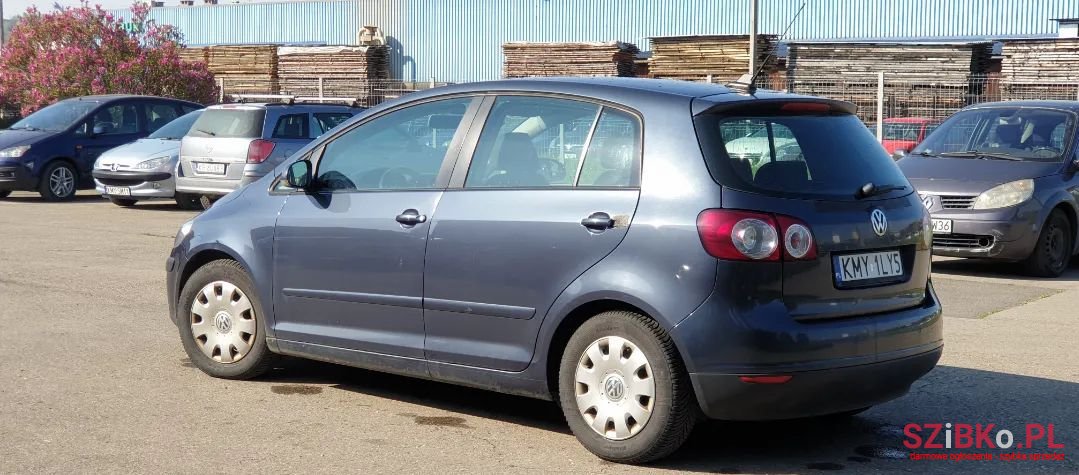 2007' Volkswagen Golf photo #3