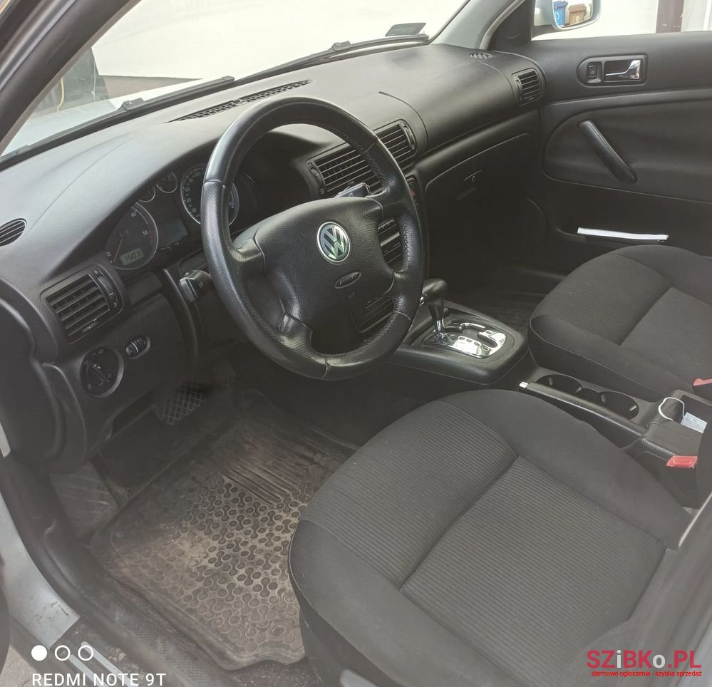 2002' Volkswagen Passat photo #4