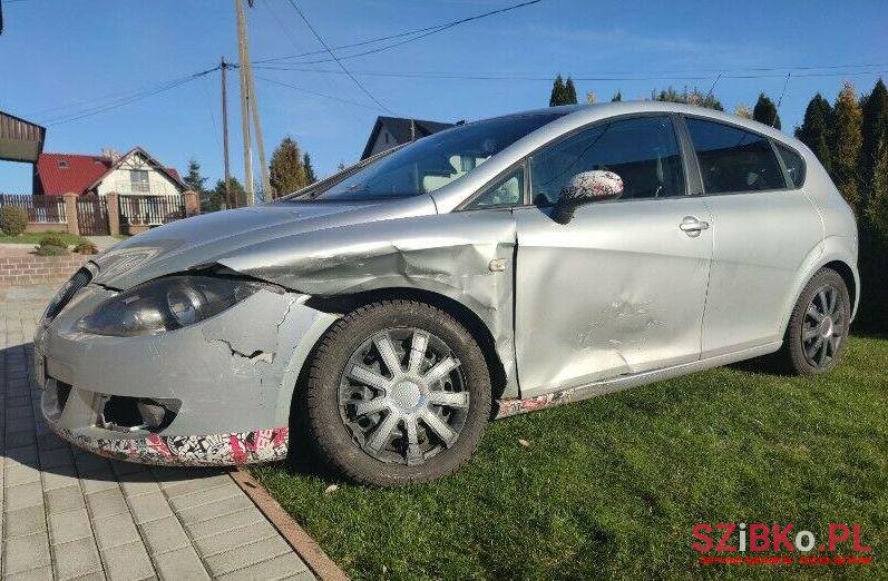 2007' SEAT Leon photo #1