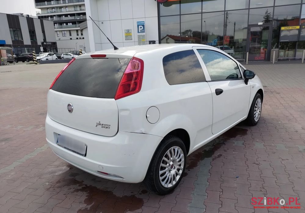 2010' Fiat Grande Punto 1.4 8V 360 photo #6