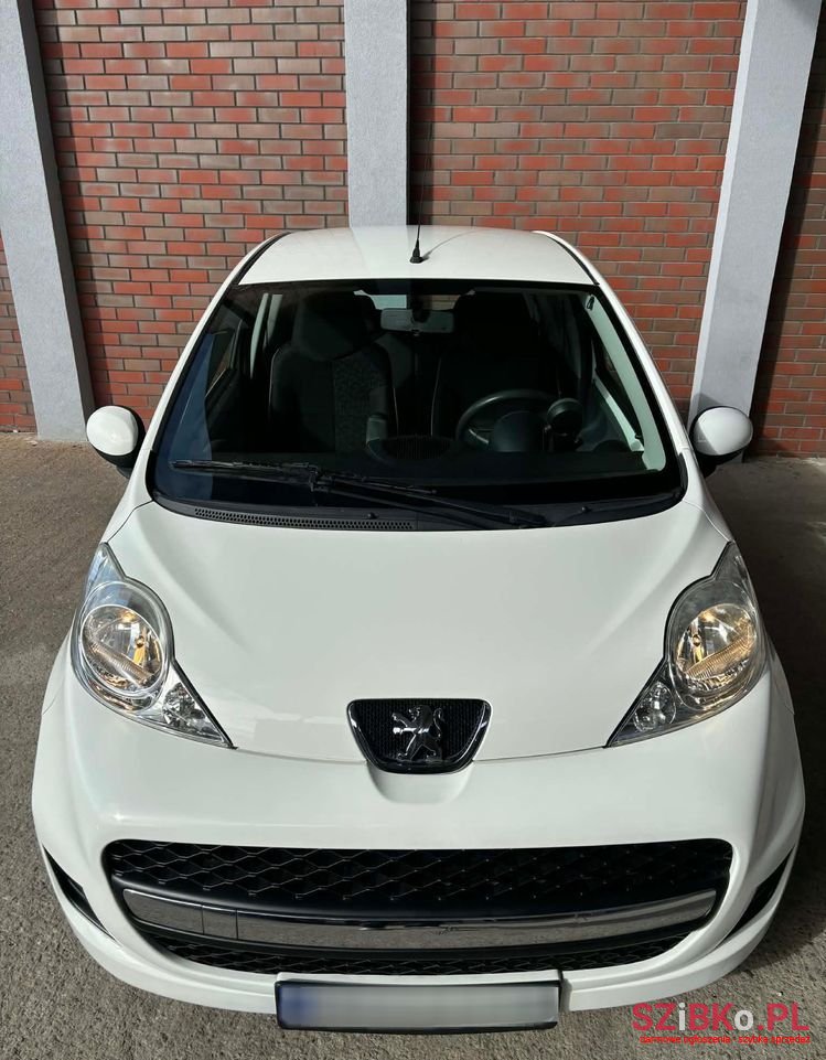 2009' Peugeot 107 70 Filou photo #3