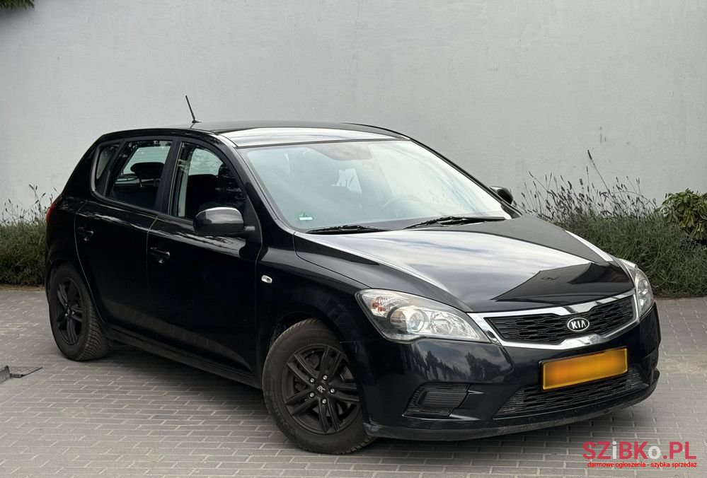 2010' Kia Ceed photo #1