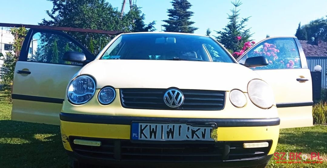 2002' Volkswagen Polo photo #1