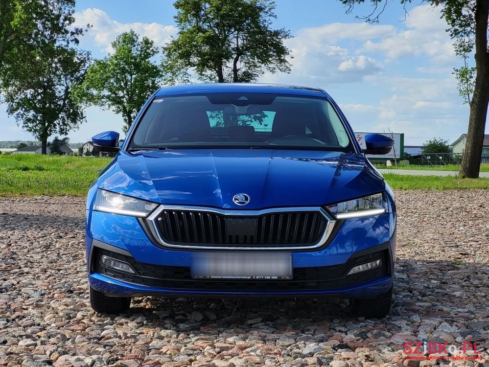 2022' Skoda Octavia 2.0 Tdi Ambition photo #2